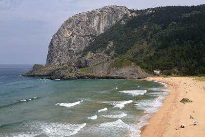Spain, Basque Country, Vizcaya Province, Gernika-Lumo region, Urdaibai estuary Biosphere Reserve, Ibarrangelu, Laga beach and the cape of Ogono (279 m) in the background