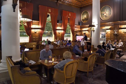 France, Alpes-Maritimes (06), Nice, le bar de l'hotel Negresco