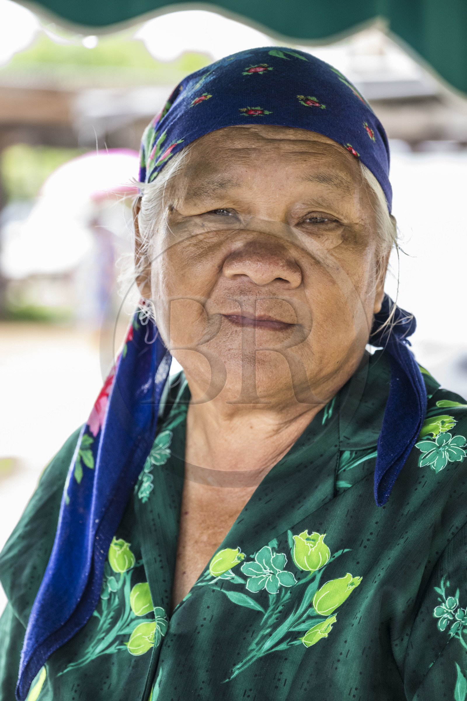 France, Guyane, Javouhey, marché du dimanche Hmong, réfugiés du Laos arrivés en 1978 qui se sont spécialisés dans la culture fruitière, femme Hmong