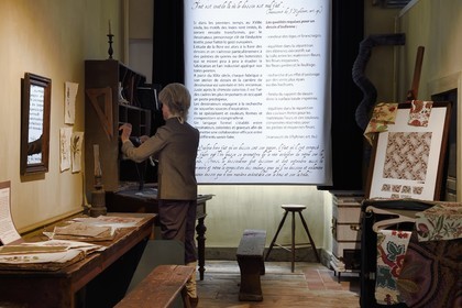 France, Haut-Rhin (68), Husseren-Wesserling, parc de Wesserling, musée du Textile, reconstitution du cabinet du dessinateur