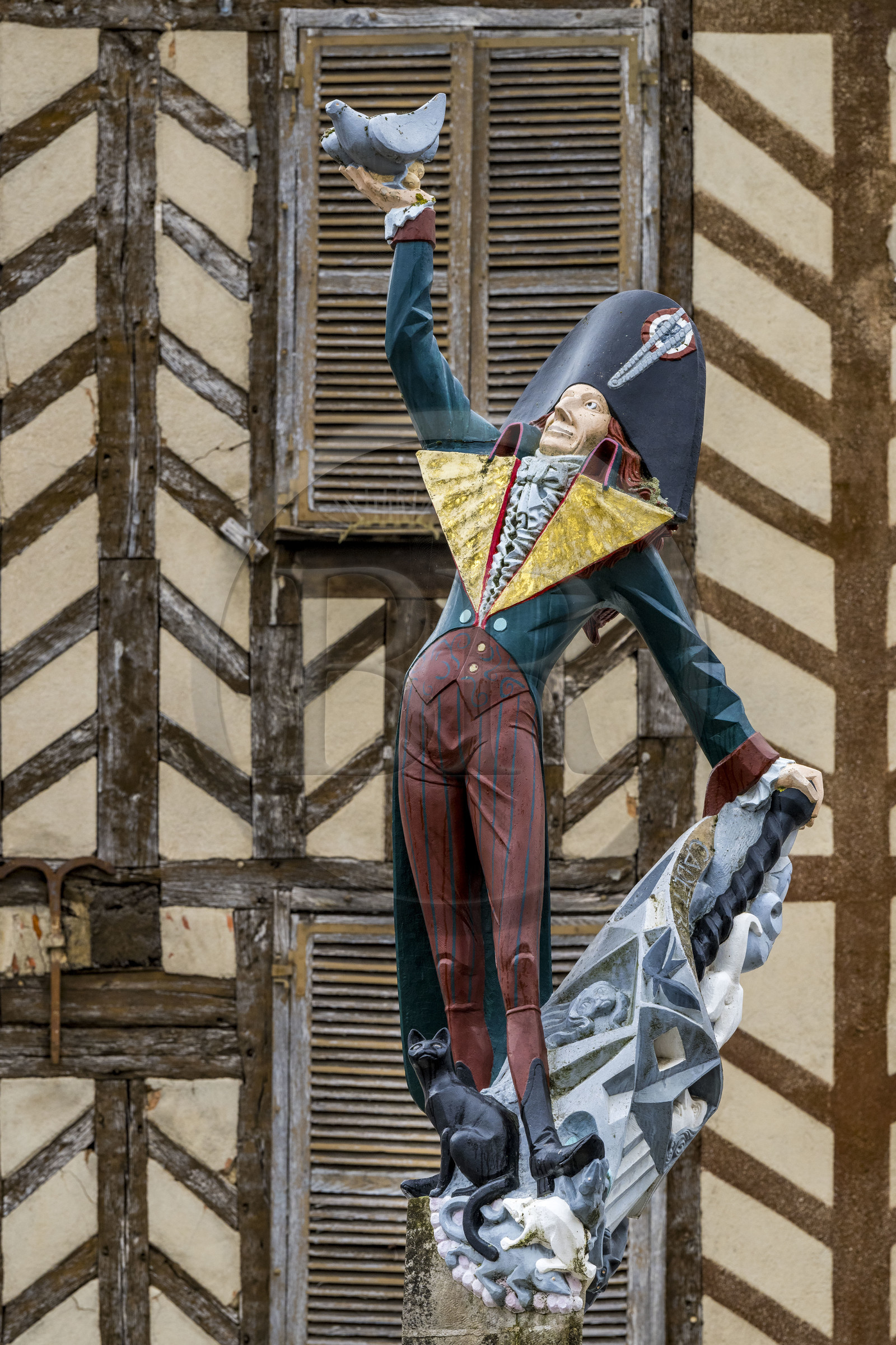 France, Yonne (89), Auxerre,  place Charles Surrugue, la statue de Cadet Roussel