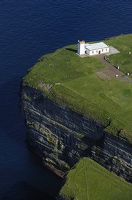 Royaume-Uni, Ecosse, Highland, le phare de Duncansby Head à la partie la plus au nord-est de l'Ecosse continentale (vue aérienne)