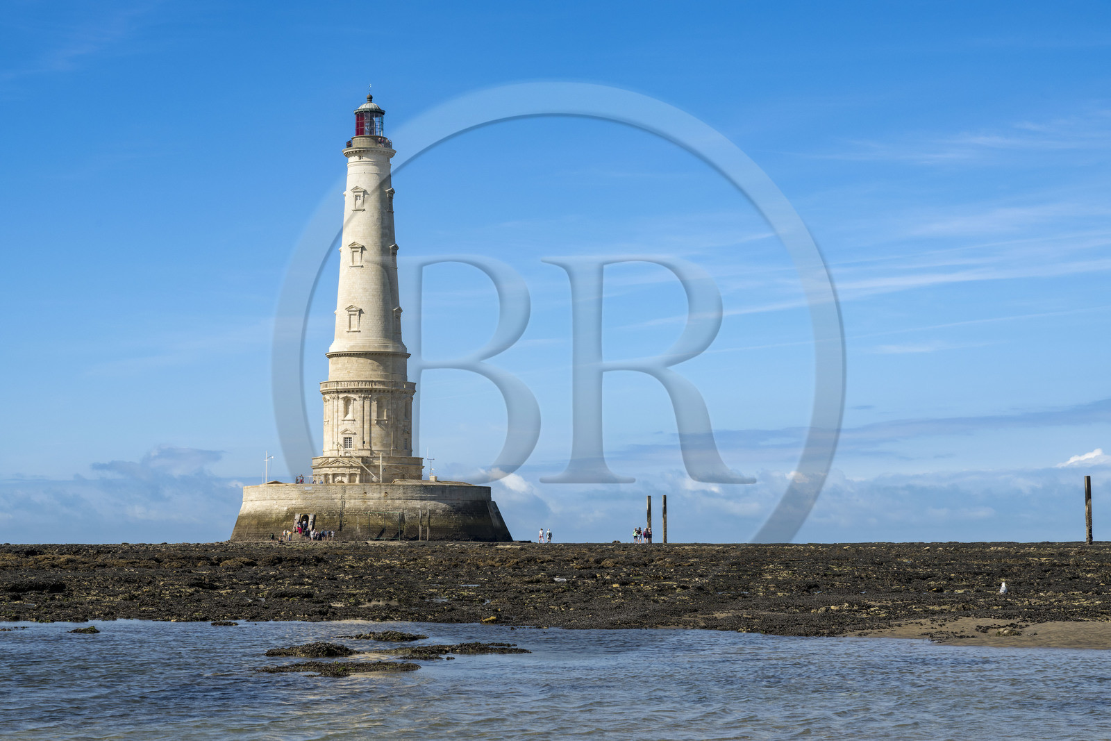 France, Gironde (33), le Verdon-sur-Mer, plateau rocheux de Cordouan à marée basse, phare de Cordouan, classé Patrimoine Mondial de l'UNESCO France, Gironde (33), le Verdon-sur-Mer, plateau rocheux de Cordouan à marée basse, phare de Cordouan, classé Patrimoine Mondial de l'UNESCO
