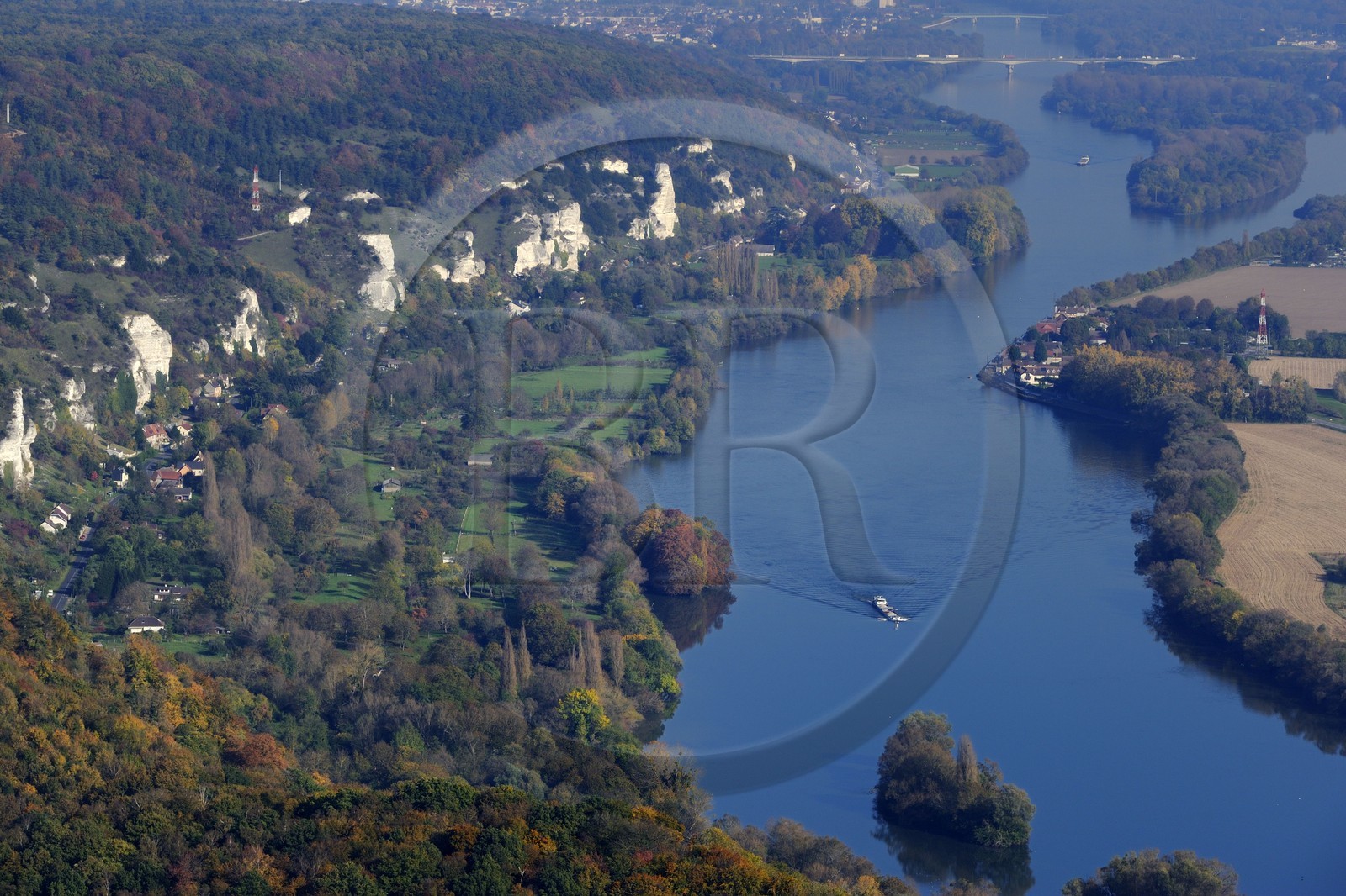 France, Seine-Maritime (76), Les roches d'Orival dans la vallée de la Seine au sud de Rouen (vue aérienne) France, Seine-Maritime (76), Les roches d'Orival dans la vallée de la Seine au sud de Rouen (vue aérienne)