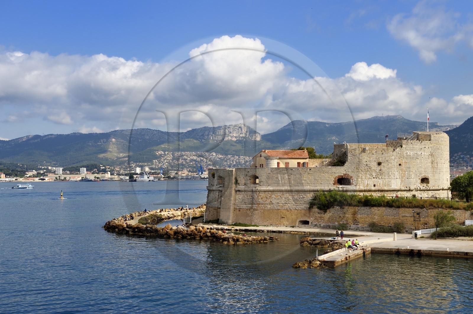 France, Var (83), Rade de Toulon, quartier du Morillon, la Tour Royale également nommée Grosse Tour à la pointe de Pipady