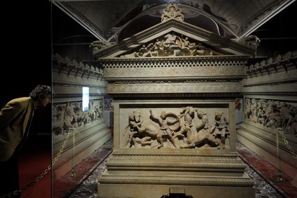Turquie , Istanbul, centre historique classé Patrimoine Mondial de l'UNESCO, Musées archéologiques d'Istanbul dans les dépendances du Palais de Topkapi, sarcophage d'Alexandre du fin IVe siècle avant JC