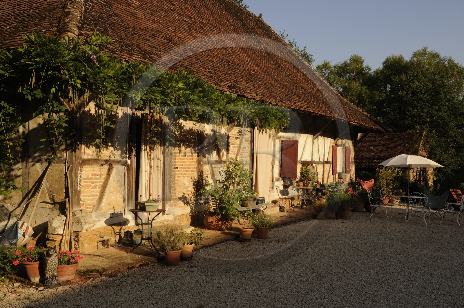 France, Saône et Loire (71), Bruailles, chambres d'hôtes La Ferme de Marie-Eugénie, ferme traditionnelle bressane