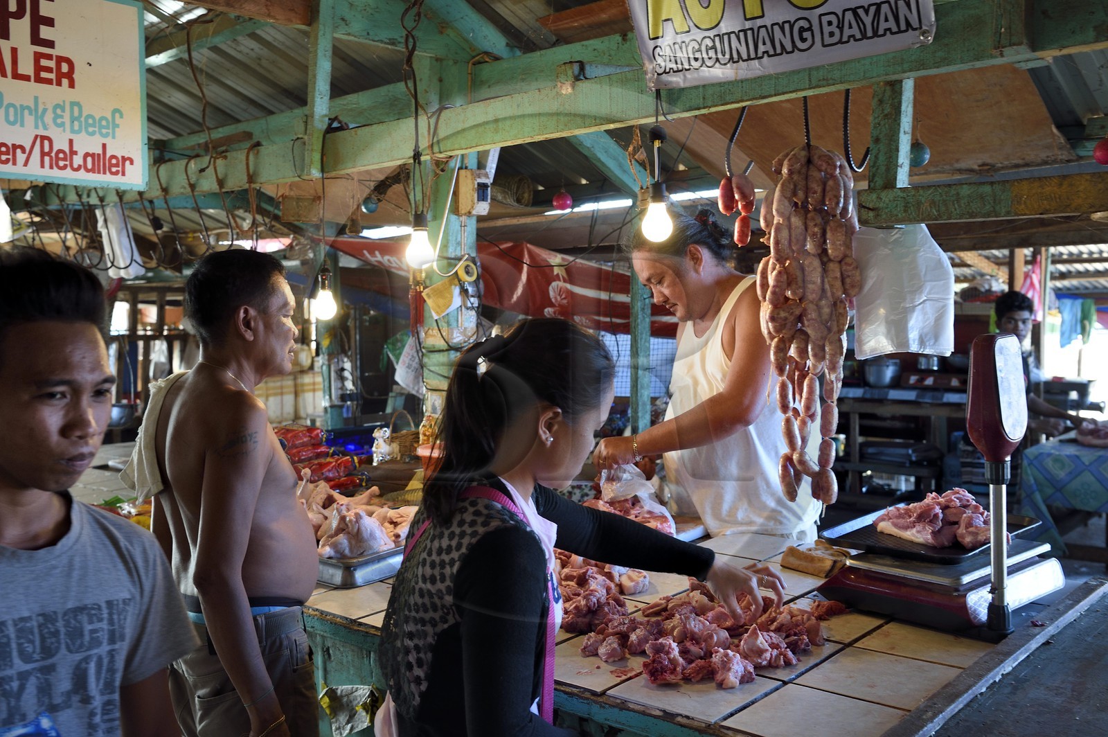 Philippines, Calamian Islands dans le nord de Palawan, Busuanga Island, ville de Coron, marché couvert