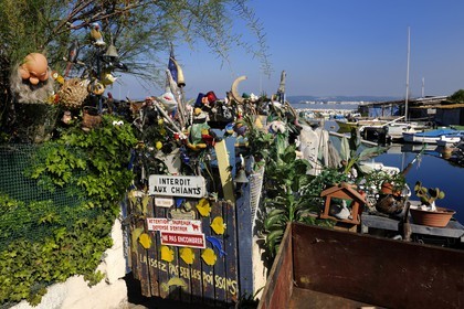 France, Herault, Sete, quartier de la Pointe Courte (Pointe Courte District), village of fishermen opening onto the bassin of Thau, Georges Brassens wharf, Josian Izoird's cabin