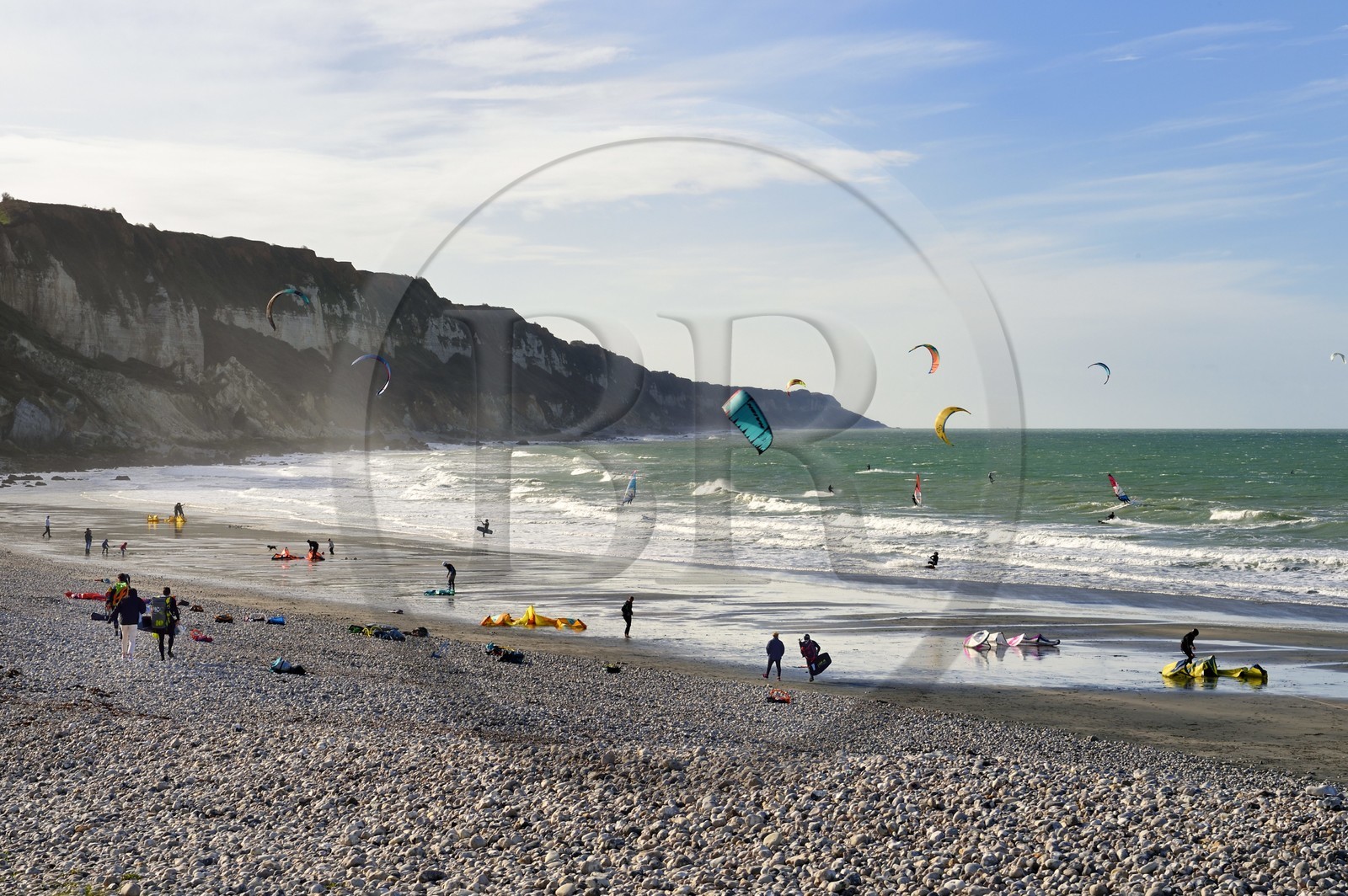 France, Seine-Maritime (76), Pays de Caux, Côte d'Albâtre, kitesurf à la plage de Saint-Jouin-Bruneval