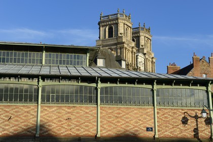 France, Ille-et-Vilaine, Rennes, place des Lices, Lices market and the Cathedral (cathedrale Saint Pierre)