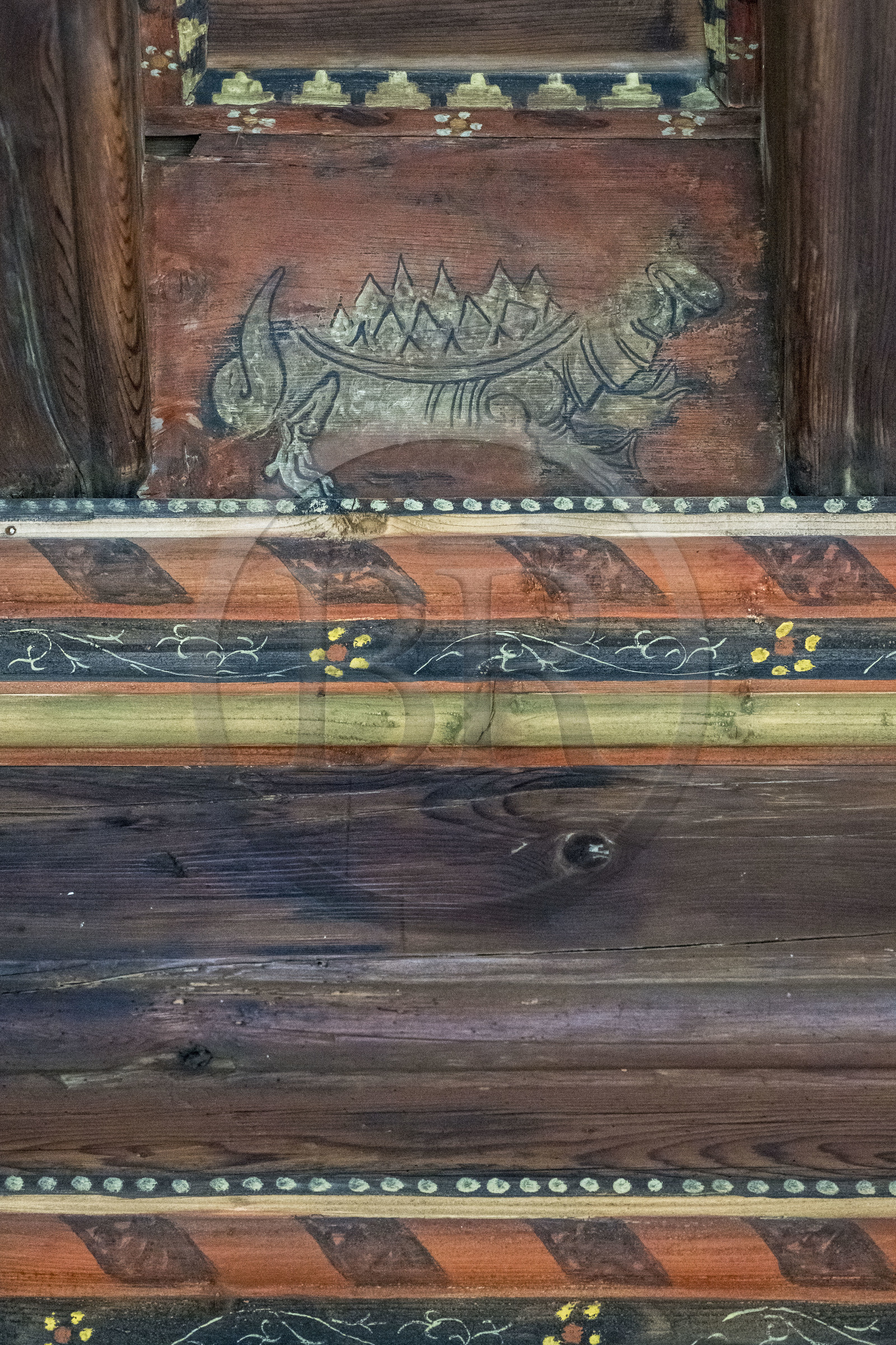 France, Bouches-du-Rhône (13), Tarascon, le chateau du roi René datant du XVe siècle, closoirs, panneaux peints figurant des personnages et des animaux familiers ou fantastiques, qui ornent encore les plafonds en bois de mélèze, ici la Tarasque