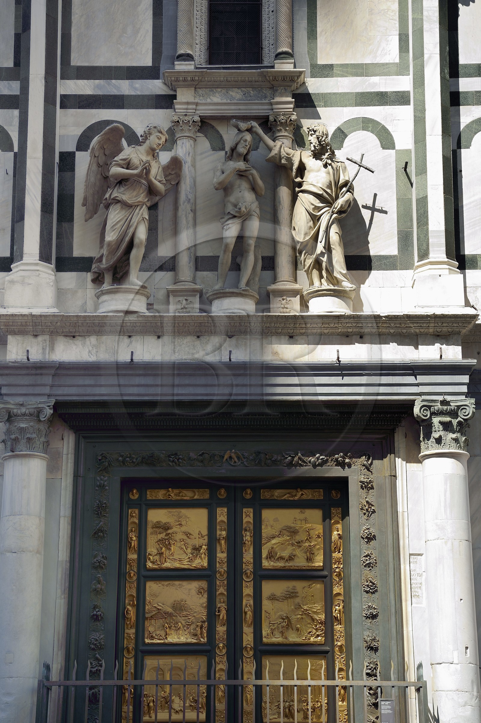 Italie, Toscane, Florence, centre historique classé Patrimoine Mondial de l'UNESCO, quartier du Duomo, baptistère de San Giovanni (baptistère Saint-Jean), Porta del Paradiso, Portes du Paradis, porte décorée de scène de la Bible sculptée par Ghiberti