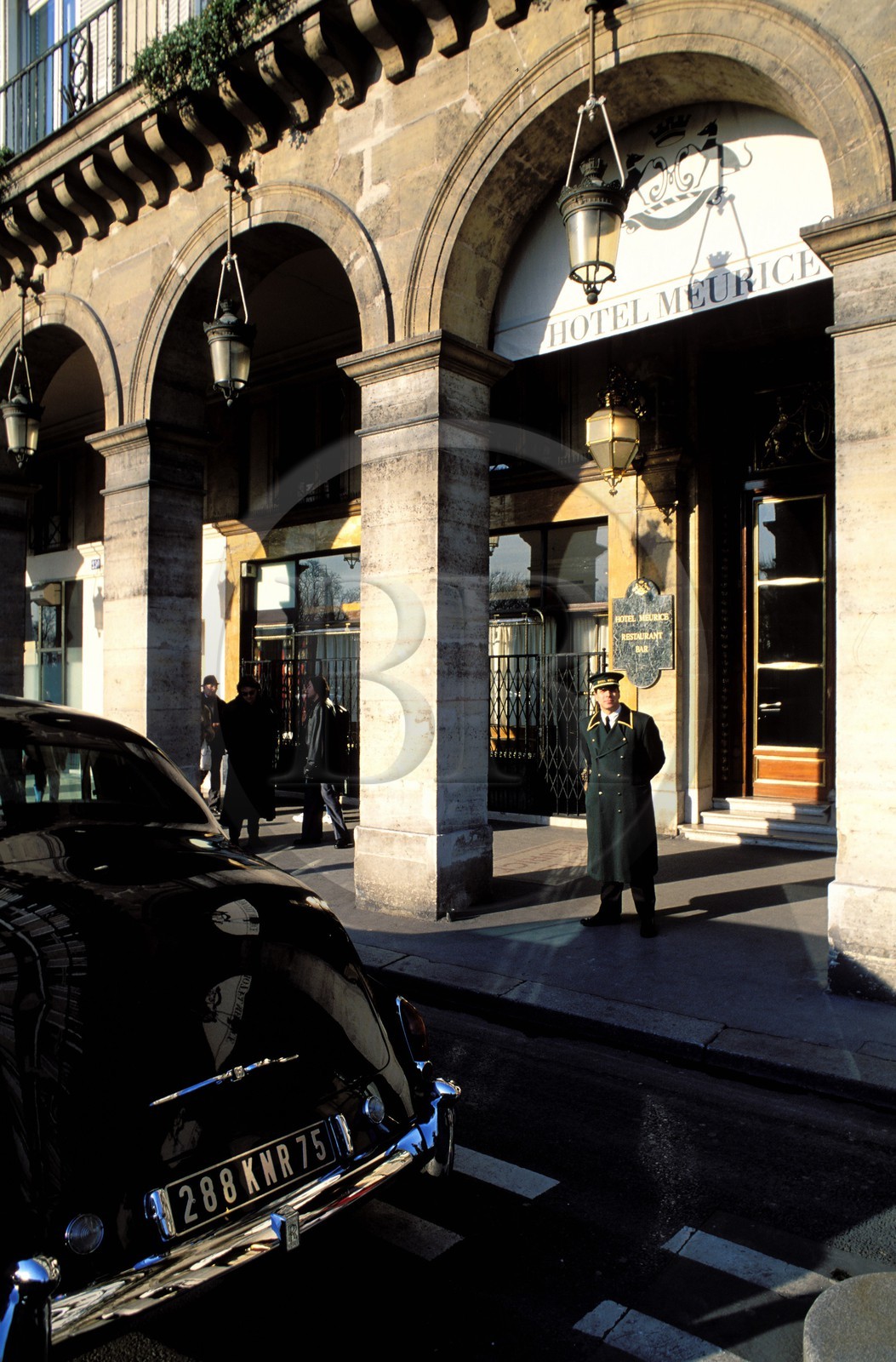France, Paris (75), hôtel Meurice dans la rue de Rivoli