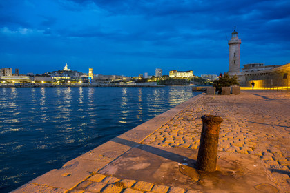 France, Bouches-du-Rhône (13), Marseille, Zone Euroméditerranée, grand port maritime de Marseille (GPMM), la digue du large et son phare de Sainte Marie
