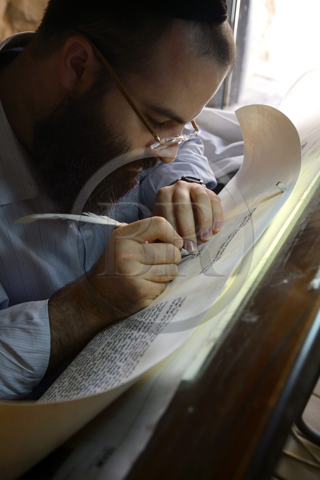 Israel, désert du Neguev, forteresse de Massada, classée Patrimoine Mondial de l'UNESCO, synagogue, copie à la plume de la Torah
