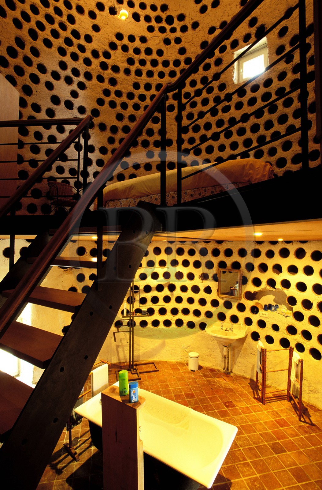 France, Saône-et-Loire (71), Chalonnais, Saint-Ambreuil, château de la Ferté, chambres d'hôtes dans un ancien pigeonnier