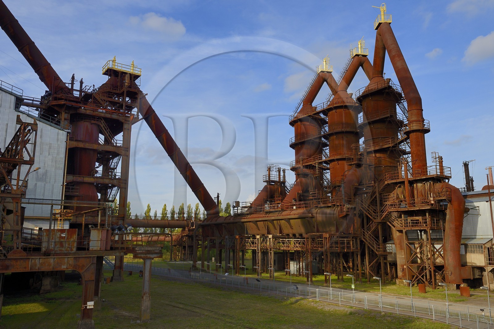 France, Moselle (57), Vallée de la Fensch, usine sidérurgique d'Uckange, Parc du Haut-fourneau U4, batiment de l'épuration des gaz