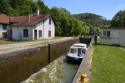 France, Bas Rhin, Saverne area, Marne-Rhine Canal (Canal de la Marne au Rhin) in the valley of the Zorn, lock