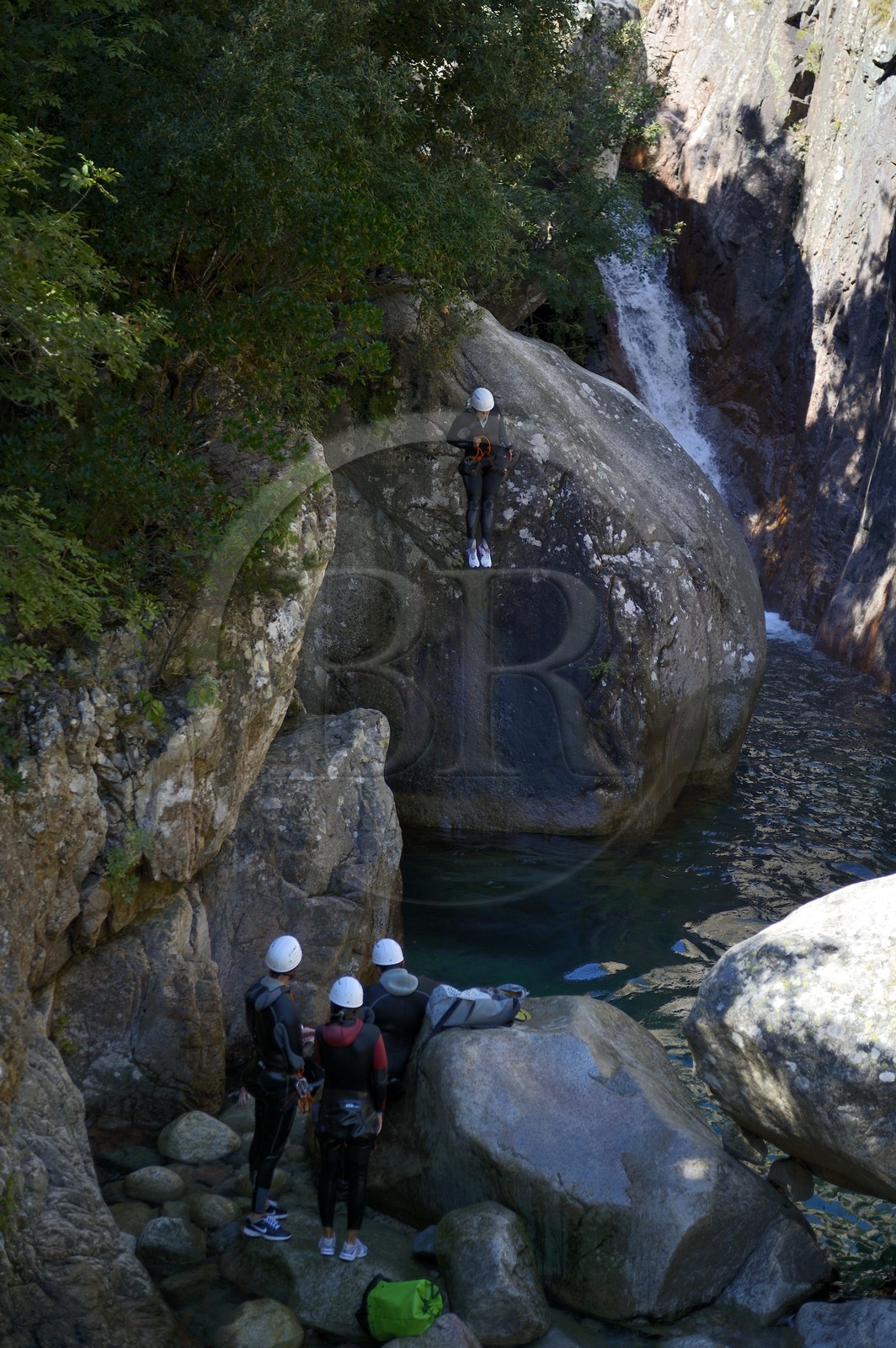 France, Corse-du-Sud (2A), Alta Rocca, Bavella, canyoning dans le torrent de Polischellu