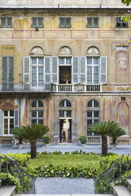 Italie, Ligurie, Gênes, palais des Rolli classés Patrimoine Mondial de l'UNESCO, le palazzo Interiano Pallavicino construit en 1567, la facade arrière dans les jardins