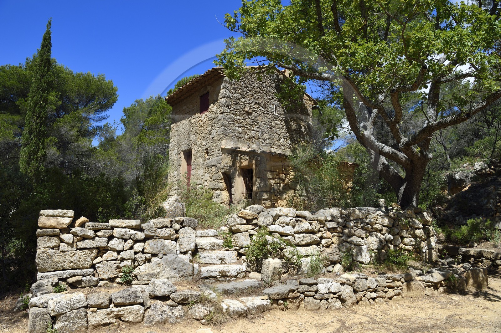 France, Bouches-du-Rhône (13), Aix en Provence, carrières de Bibémus, la cabanon de Paul Cézanne