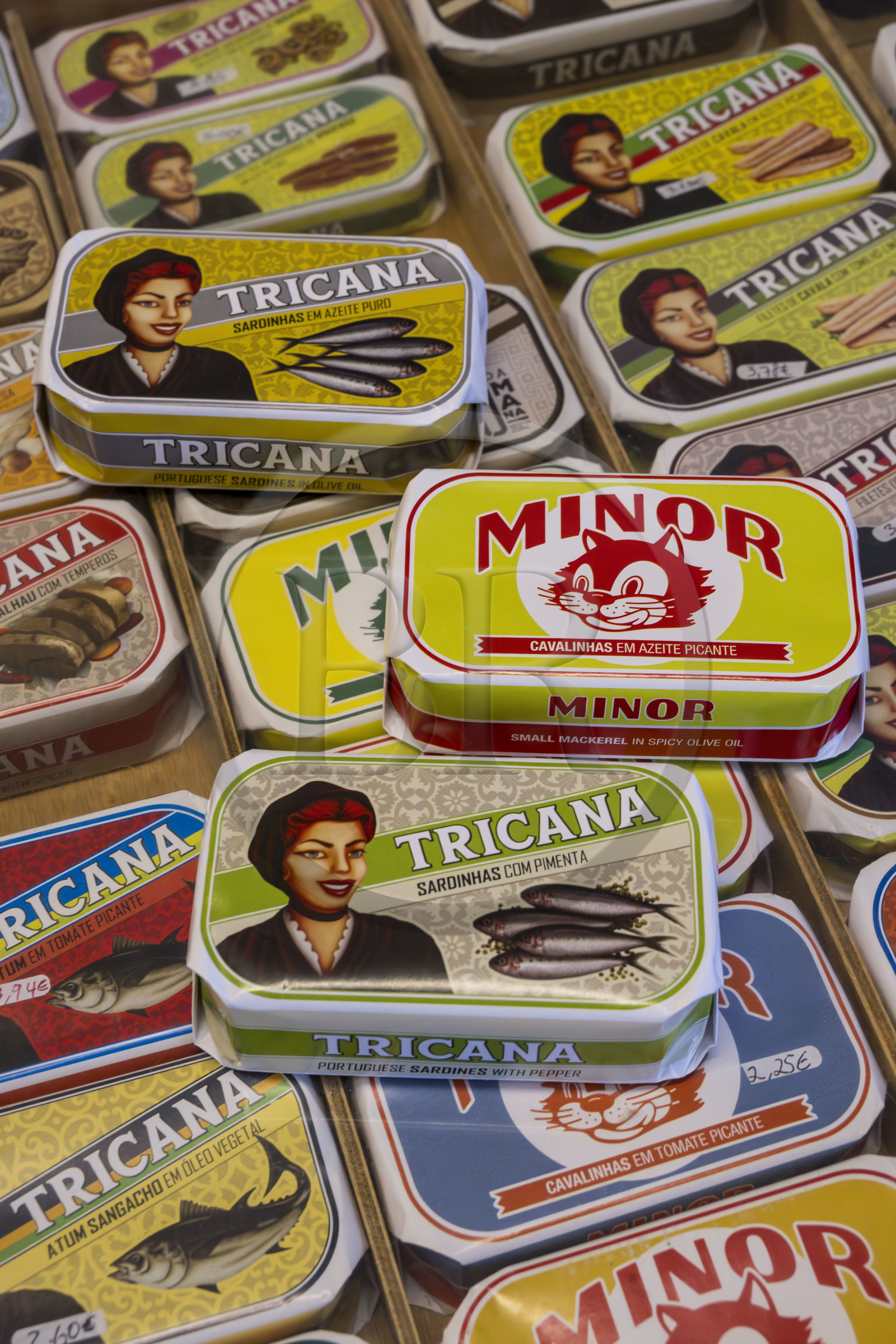 Portugal, Lisbonne, quartier de Baixa pombalin, conserveira de Lisboa (conserverie) specialisée dans le poisson, les boites Tricana Portugal, Lisbonne, quartier de Baixa pombalin, conserveira de Lisboa (conserverie) specialisée dans le poisson, les boites Tricana