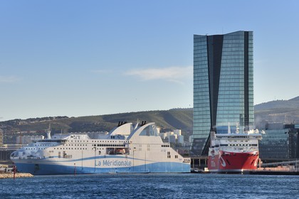 France, Bouches-du-Rhône (13), Marseille, Zone Euroméditerranée, Grand Port Maritime, quartier des Docks, tour CMA CGM de l'architecte Zaha Hadid