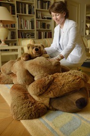 France, Alpes Maritimes, Cannes, the Villa La Californie where Picasso lived, today renamed the Pavillon de Flore by Marina Picasso, Marina Picasso granddaughter of Picasso with Teddy that were offered to her for the birth of her children and grandchild