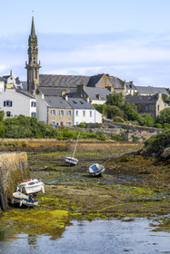 France, Finistère, Iroise Sea, Ouessant Island, the port of Lampaul at low tide