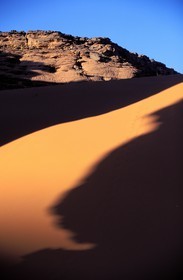 Libya, region of the desert, the Fezzan (Sahara), South of Tadrart Akacus, mixing of dunes and massif of sandstone