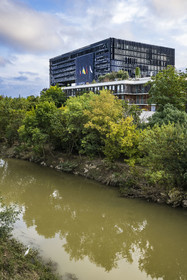 France, Herault, Montpellier, Port Marianne district, the banks of the Lez river, the City Hall designed by architects Jean Nouvel and François Fontes