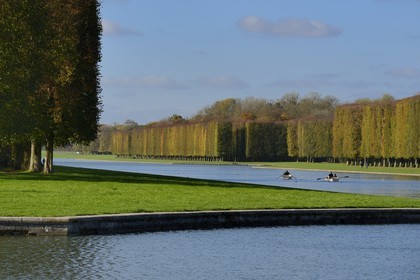 France, Yvelines (78), parc du château de Versailles, classé Patrimoine Mondial de l'UNESCO, le Grand Canal