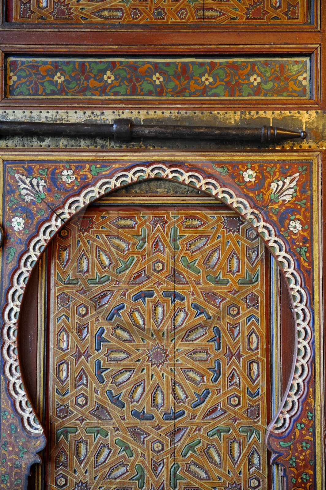 Maroc, Moyen Atlas, Fès, ville impériale, hôtel Sofitel Palais Jamai, porte décorée