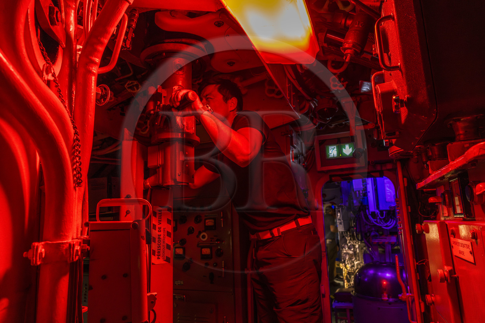 France, Morbihan (56), Lorient, Lorient La Base, ancienne base de sous-marins construite par les Allemands durant la Seconde Guerre mondiale, sous-marin Flore S645 en service de 1964 à 1989 et son musée, central opération et son périscope