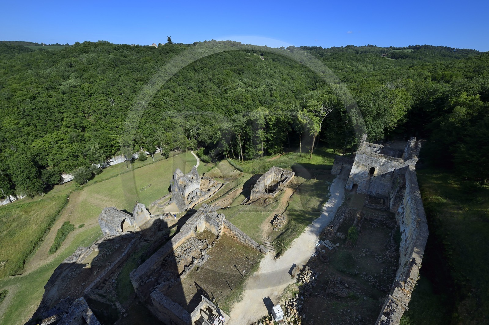France, Dordogne (24), Périgord Noir, Les Eyzies-de-Tayac-Sireuil, vallée de la Beune, ruines du Chateau de Commarque