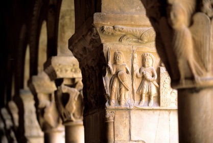 France, Pyrénées-Orientales (66), Elne, colonnes du cloître de la cathédrale Sainte-Eulalie-et-Sainte-Julie