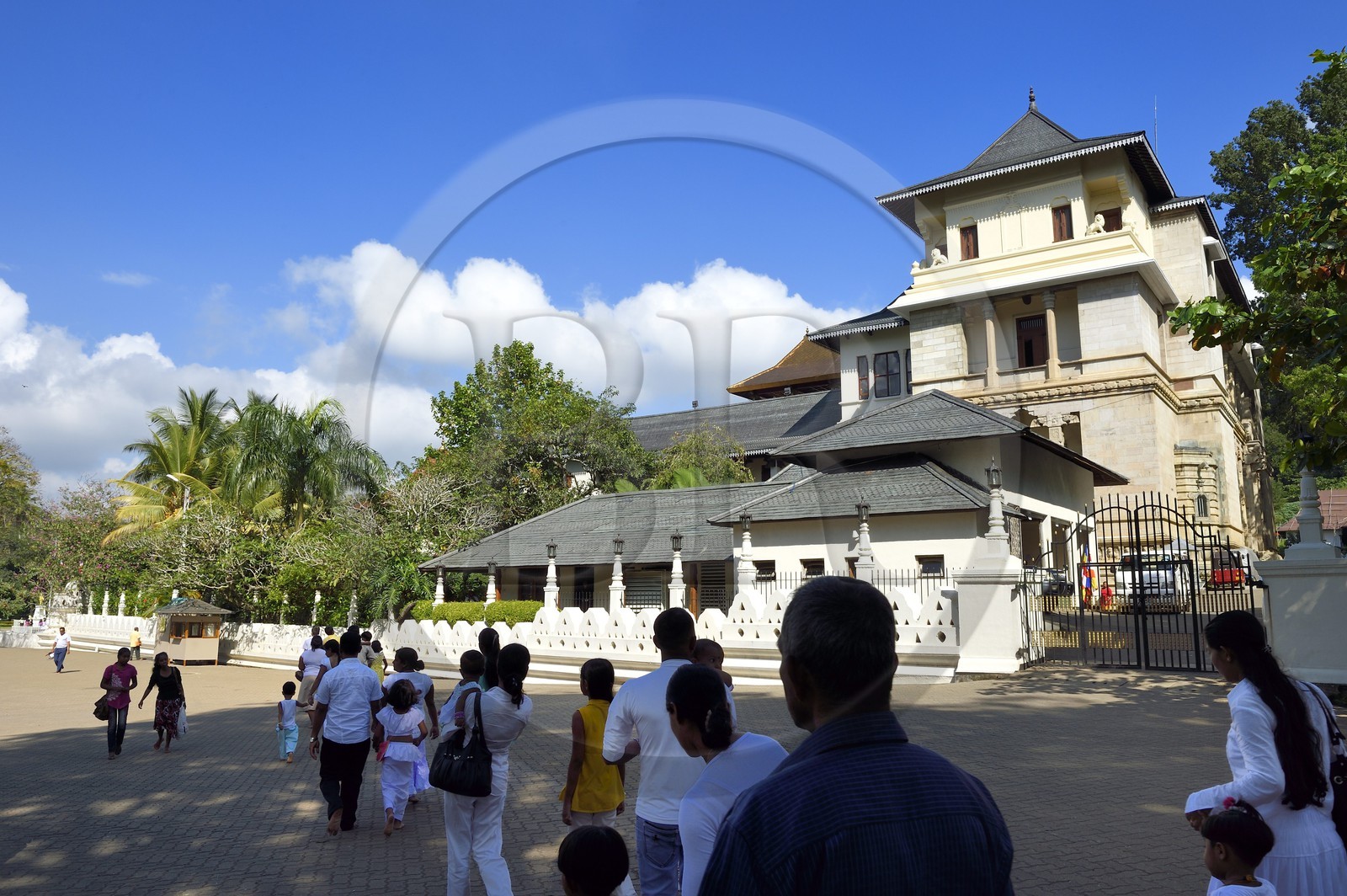 Sri Lanka, province du centre, Kandy, ville sacrée classée patrimoine mondial de l'UNESCO, Temple de la Dent de Bouddha (Sri Dalada Maligawa) Sri Lanka, province du centre, Kandy, ville sacrée classée patrimoine mondial de l'UNESCO, Temple de la Dent de Bouddha (Sri Dalada Maligawa)
