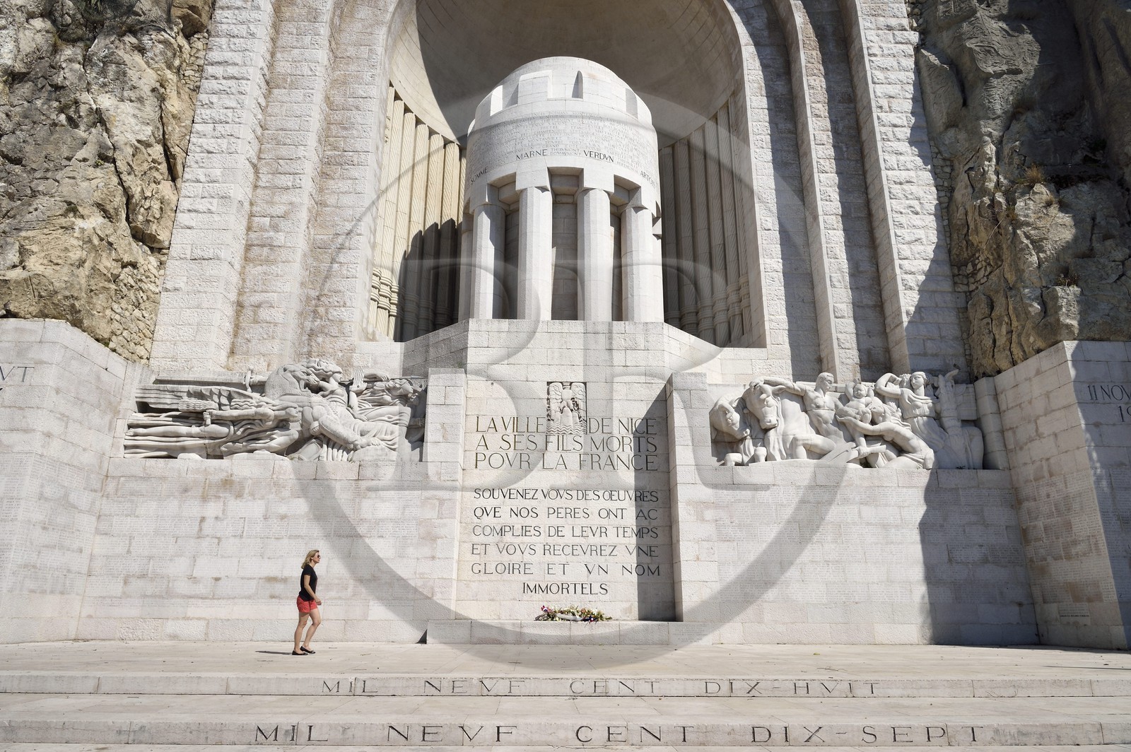 France, Alpes-Maritimes (06), Nice,  le vieux port, place Guynemer, monument aux morts de style Art déco