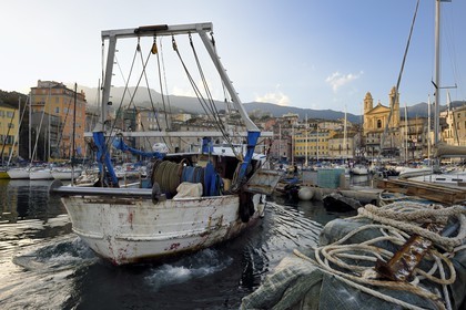 France, Haute Corse, Bastia, Terra-Vecchia district, the harbour overlooked by St Jean Baptiste Church, back from fishing