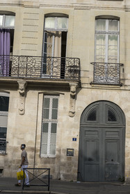 France, Loire Atlantique, Nantes, shipowners' houses on the Place de la Petite Hollande on the former Ile Feydeau, a leaning building testifying to the difficulty of construction on the marshy ground