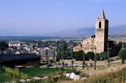 Espagne, Catalogne, enclave espagnole du petit village de Llivia dans le haut-plateau de la Cerdagne