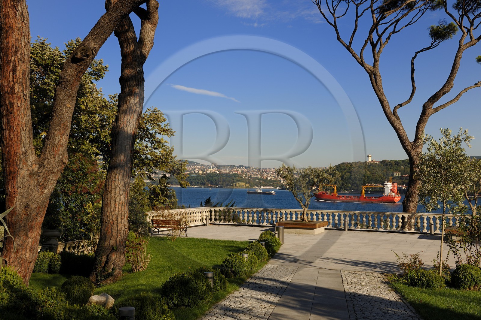 Turquie, Istanbul, Emirgan, les rives du Bosphore depuis le Sakıp Sabancı Museum