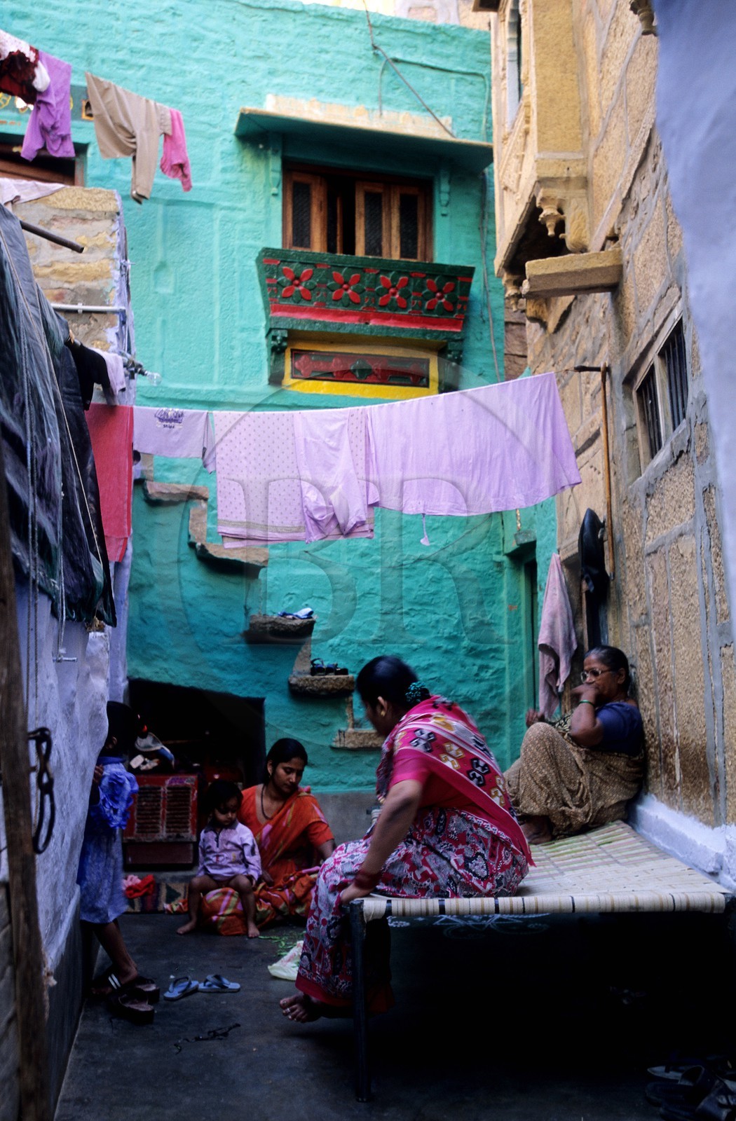 Inde, état du Rajasthan, Fort de Jaisalmer, cour de maison dans la ville haute