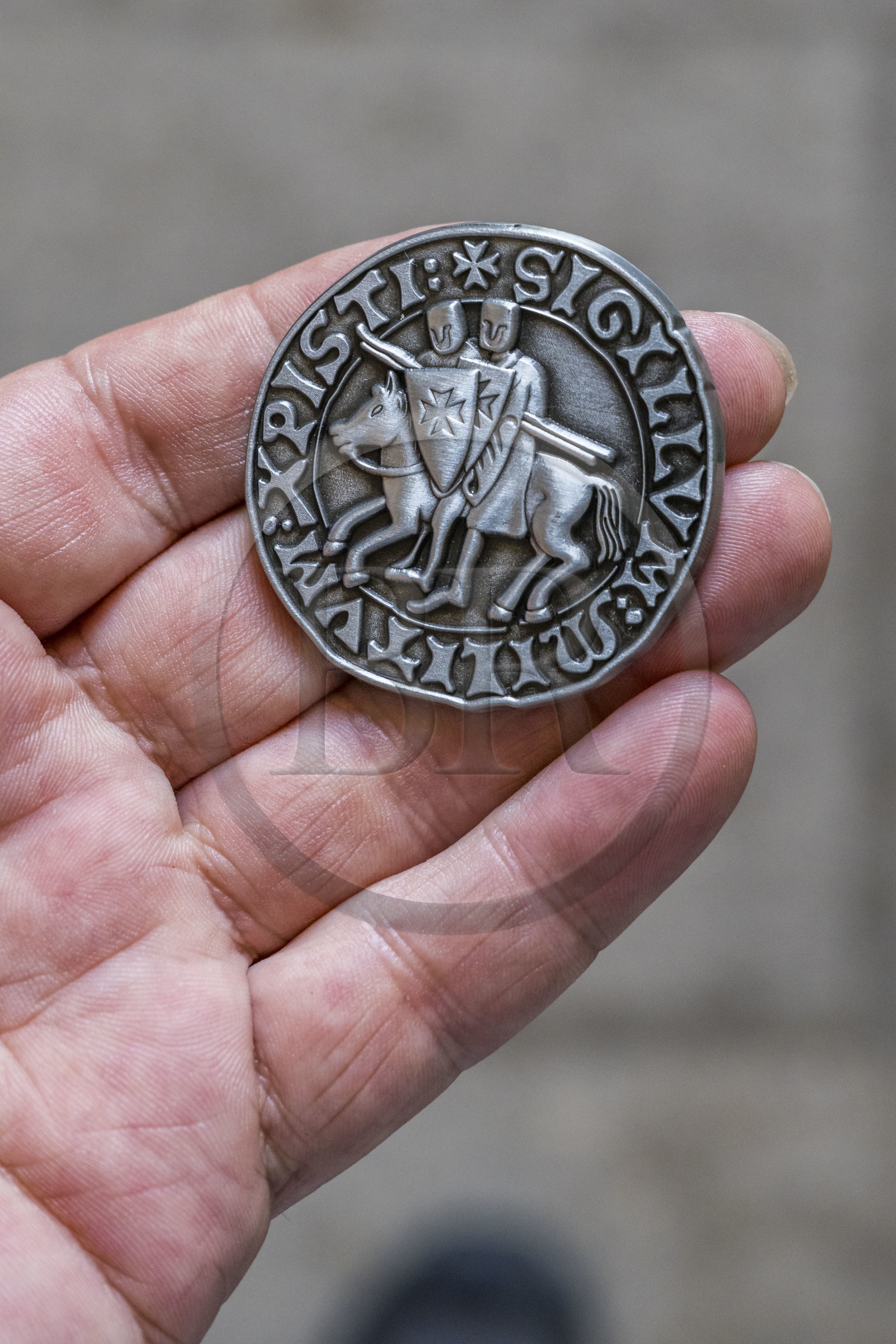 France, Gard (30), Aigues-Mortes, reproduction du sceau des templiers représentant deux chevaliers sur un même cheval