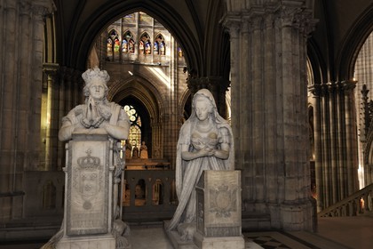 France, Seine Saint Denis, Saint Denis, the Saint Denis Basilica, praying statues of Louis XVI and Marie Antoinette