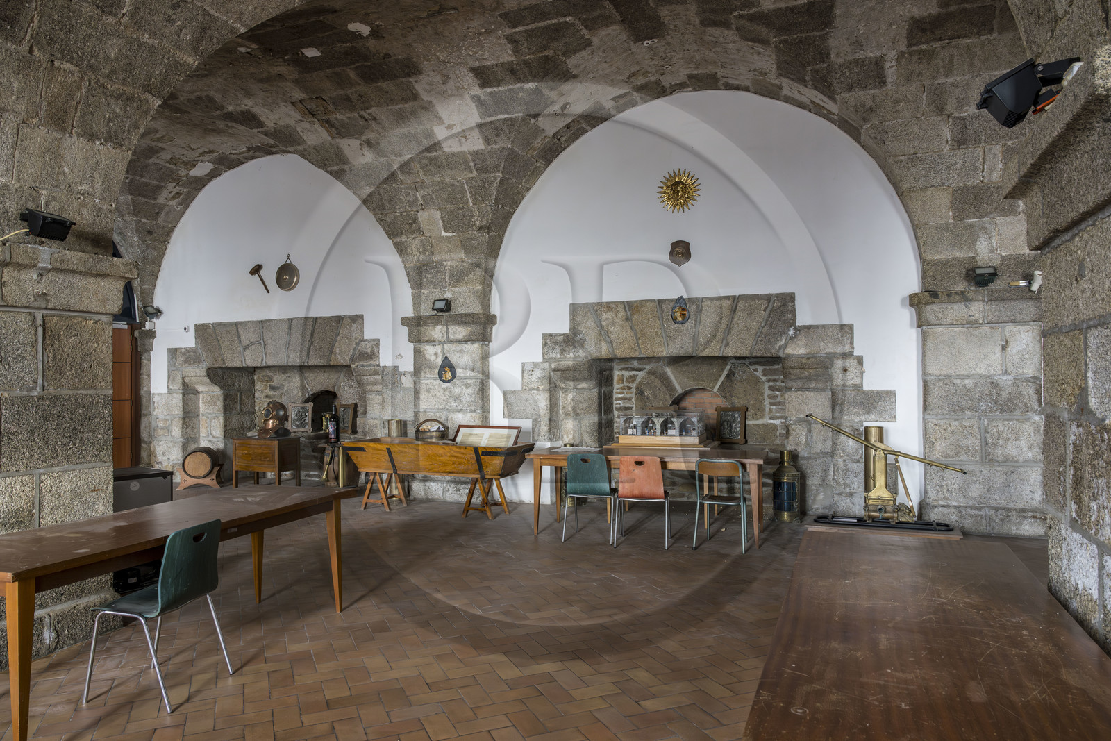 France, Finistère (29), Brest, l'arsenal, le port militaire est une base navale de la Marine nationale, ancien batiment des fours pour la fabrication des biscuits de mer, aujourd'hui batiment du commandement