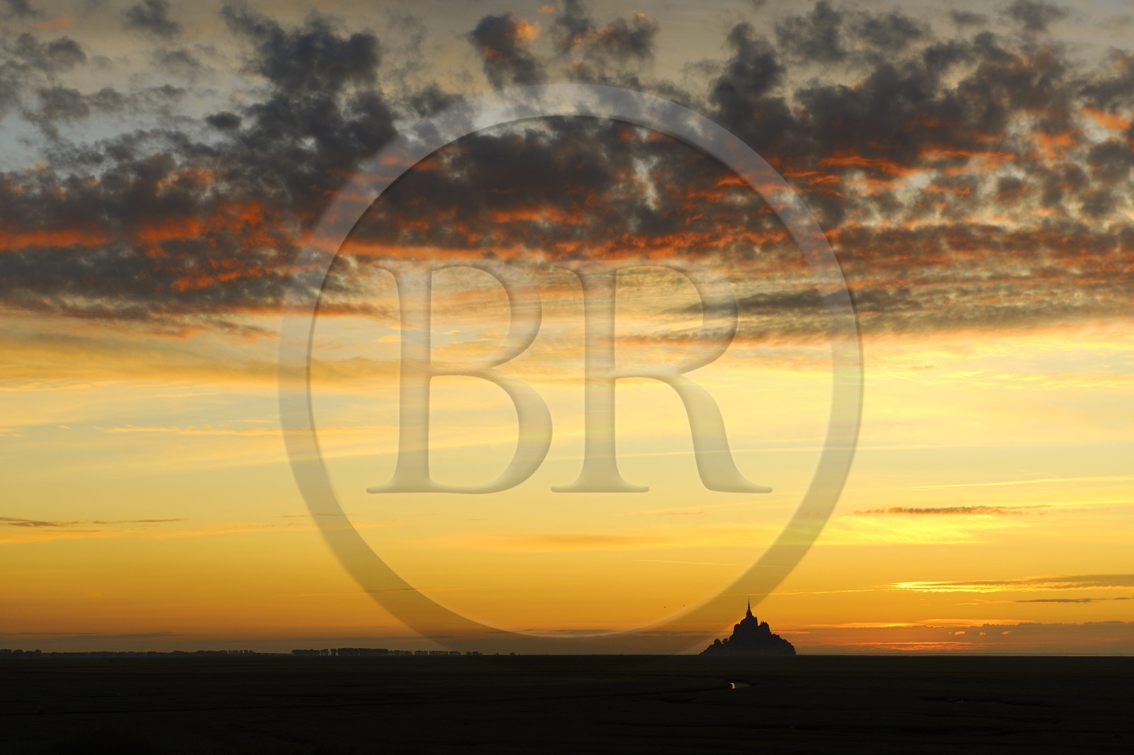 France, Manche, Bay of Mont Saint Michel, listed as World Heritage by UNESCO, Mont Saint Michel at sunset