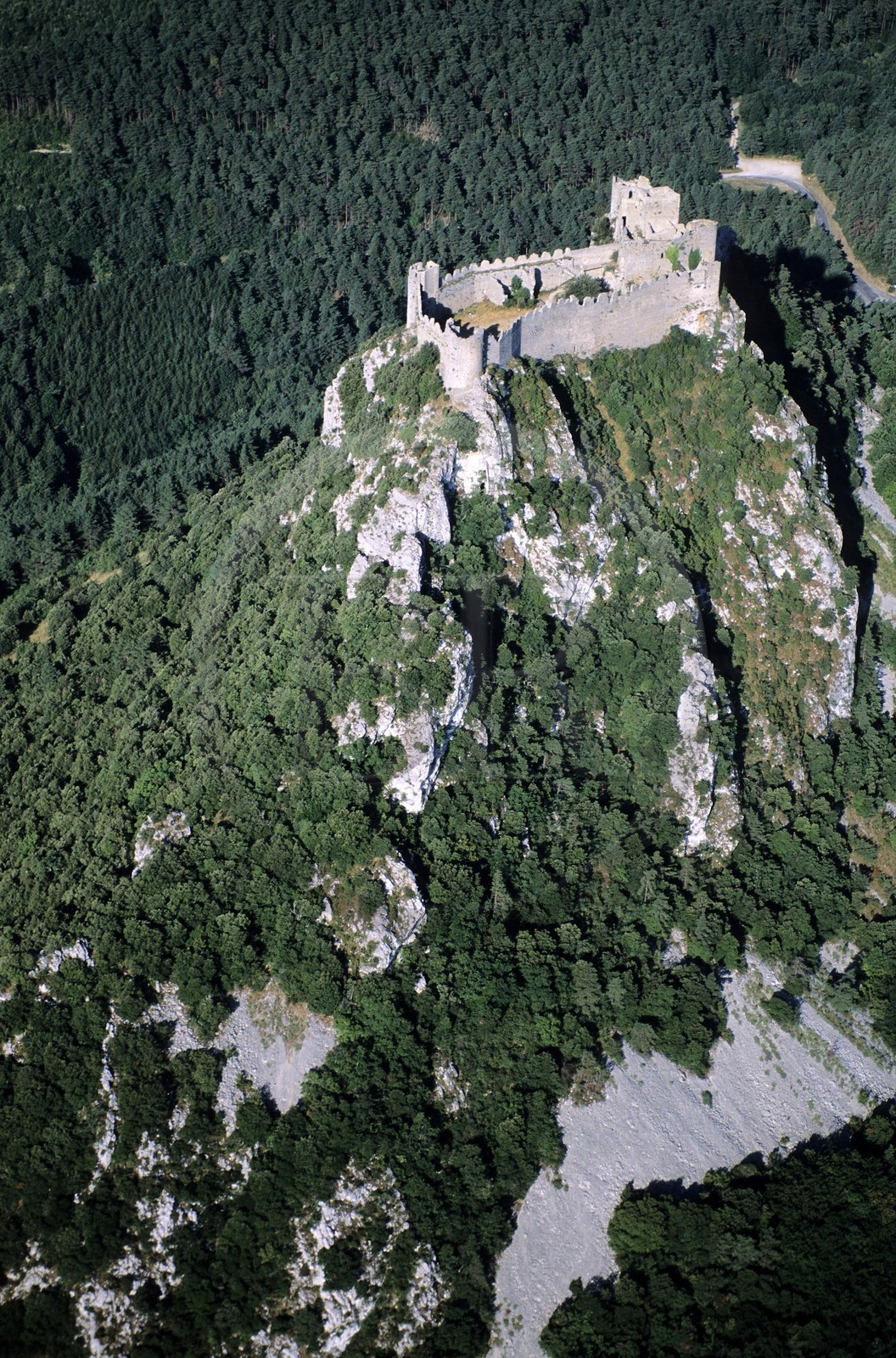 France, Aude (11), le château cathare de Puilaurens (vue aérienne)