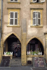 France, Moselle (57), Metz, maisons médiévales à arcades de la place Saint-Louis